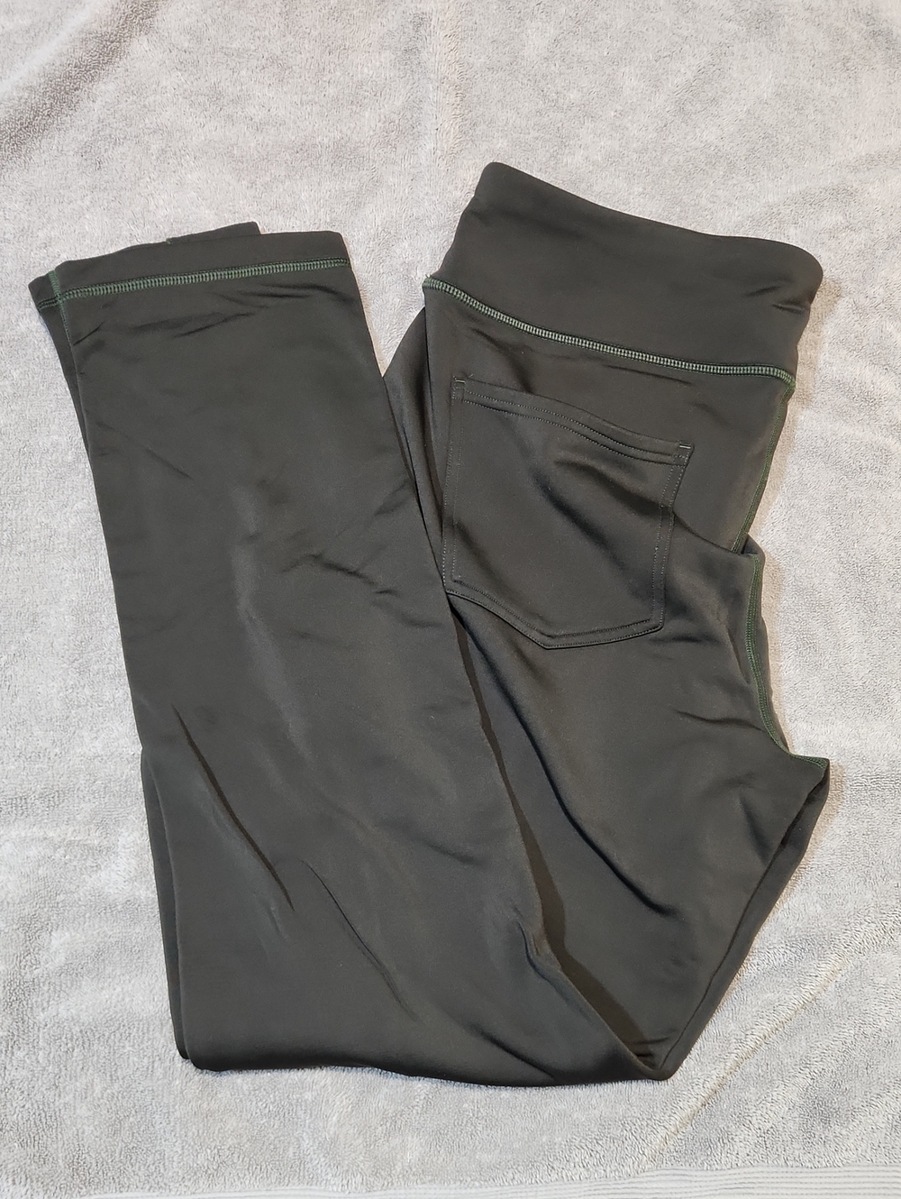 Duluth Trading Co Womens NoGa Hot Slim Leg Pants In Dark Green. Size Large.